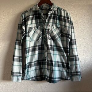 EUC Mountain Hardwear long sleeve shirt , size medium